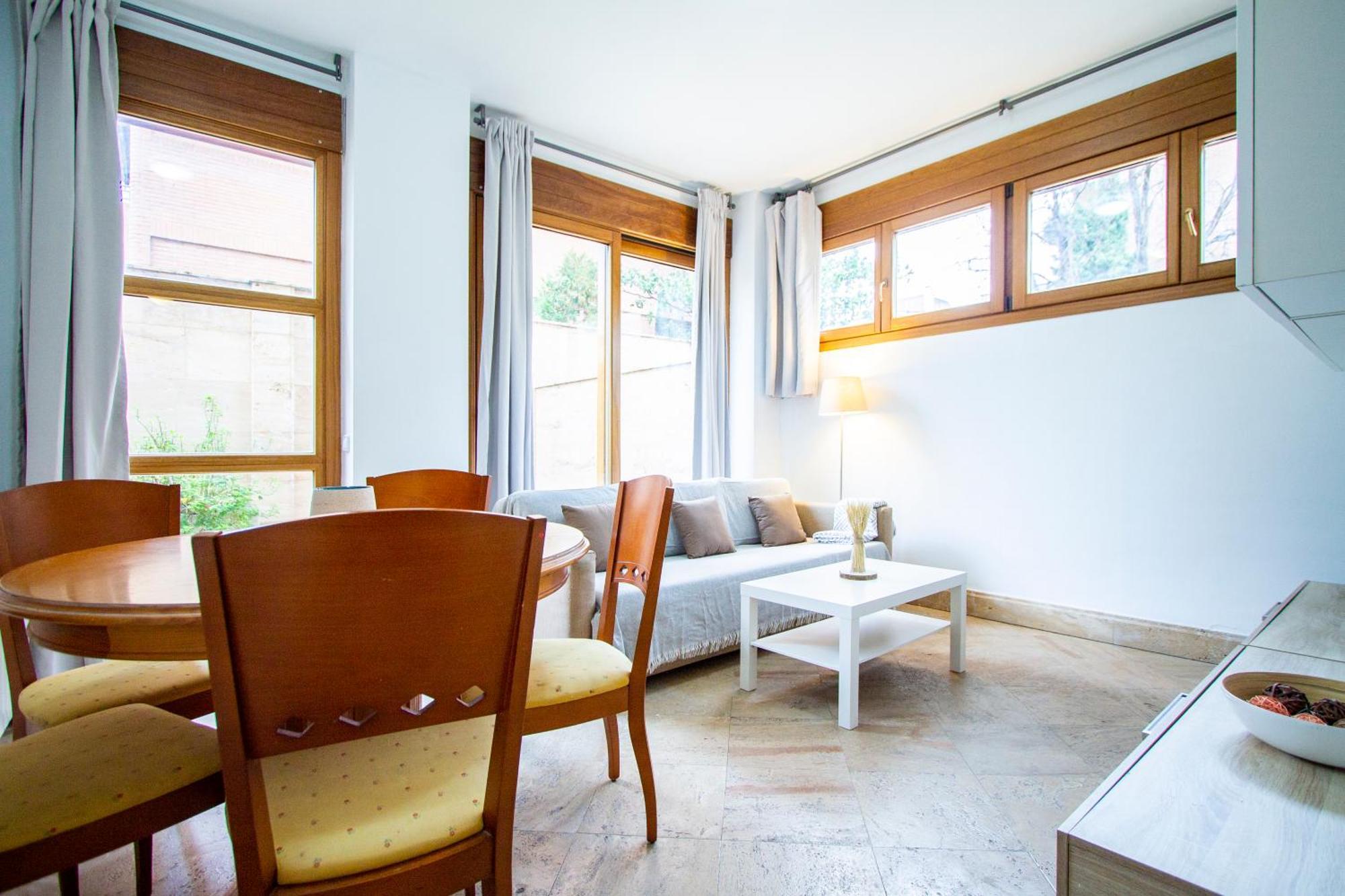 Apartamentos Villablino Arturo Soria Madrid Luaran gambar