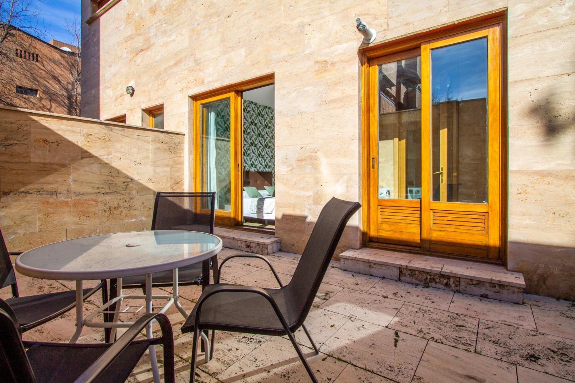 Apartamentos Villablino Arturo Soria Madrid Luaran gambar