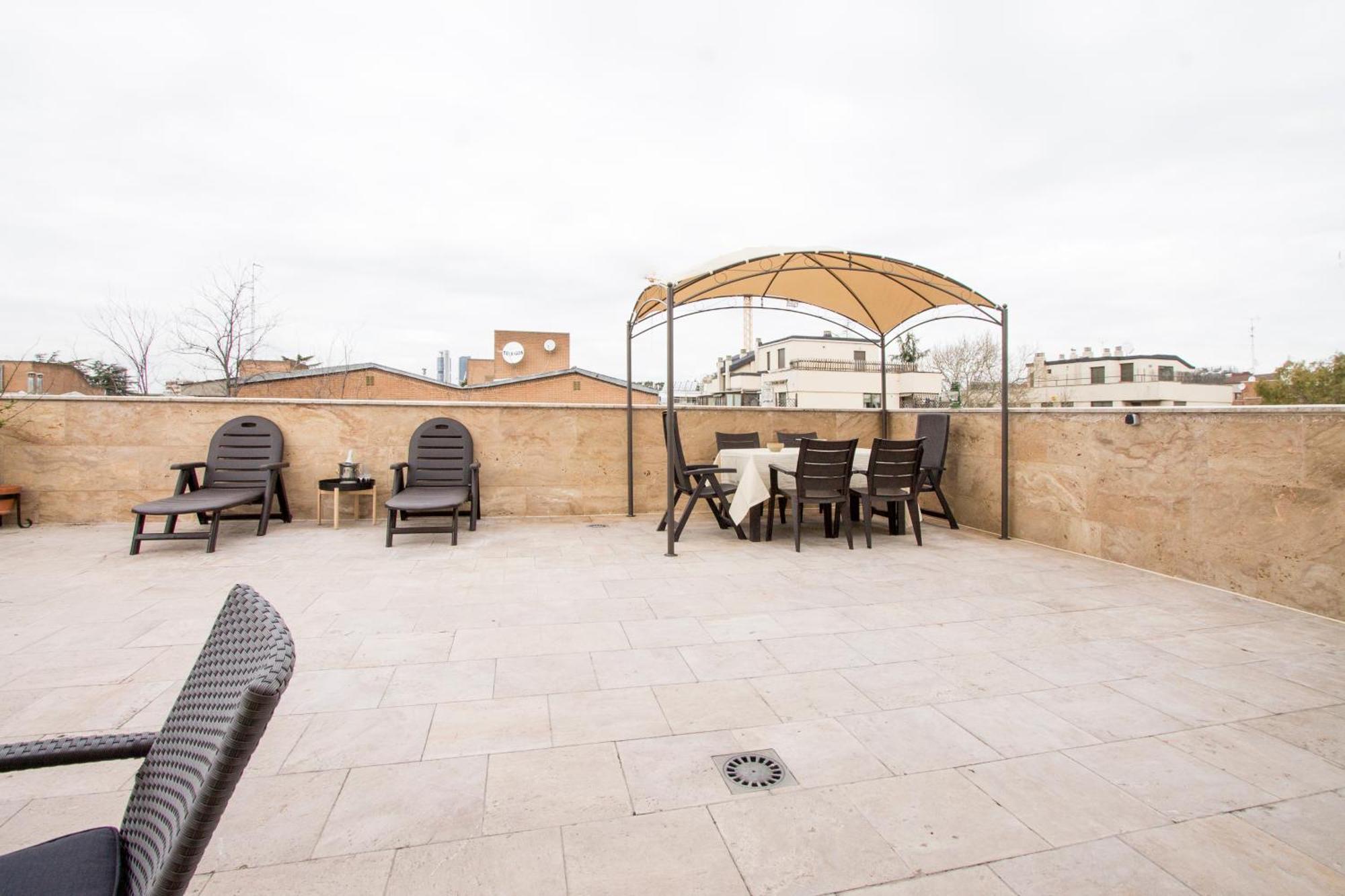 Apartamentos Villablino Arturo Soria Madrid Luaran gambar